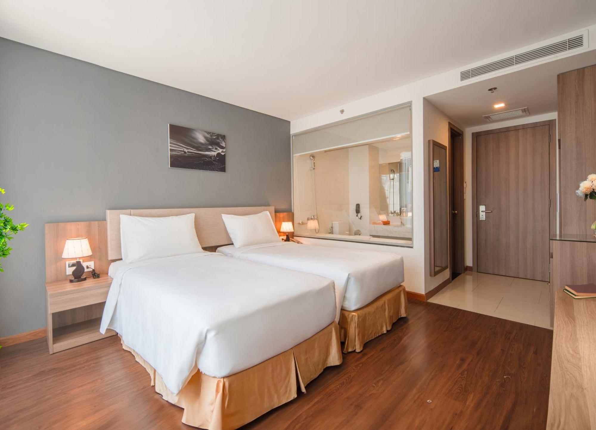 Отель Libra 4*
